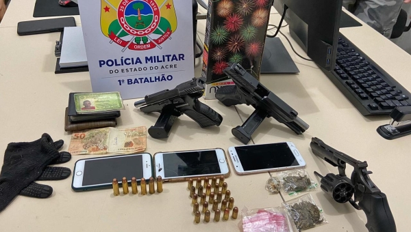 PMAC prende seis pessoas, apreende armas e drogas após confronto de facções na região da Baixada